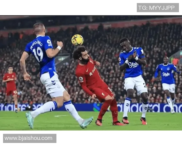 埃弗顿迎战利阿波罗期待精彩对决球迷热情高涨助威球队奋勇争胜 埃弗顿迎战利阿波罗期待精彩对决球迷热情高涨助威球队奋勇争胜