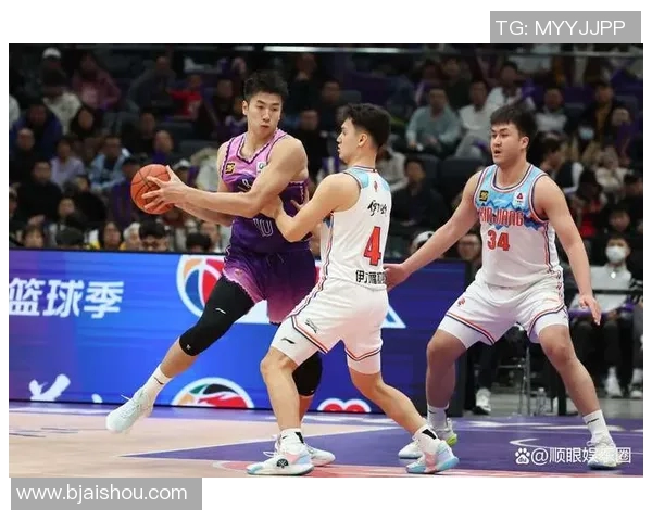 2015年CBA广东队对阵新疆队精彩比赛录像回顾与分析