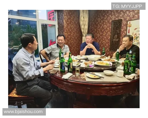 广厦队与上海队激战正酣赛场精彩瞬间回顾与分析